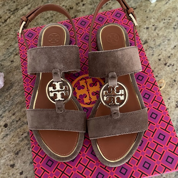 New Tory Burch sandal ❤️ - Picture 3 of 11